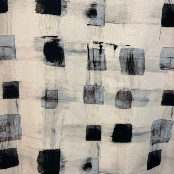 Zara Women’s White Black White Abstract Print Blouse Size Small Short Sleeve - Picture 4 of 7